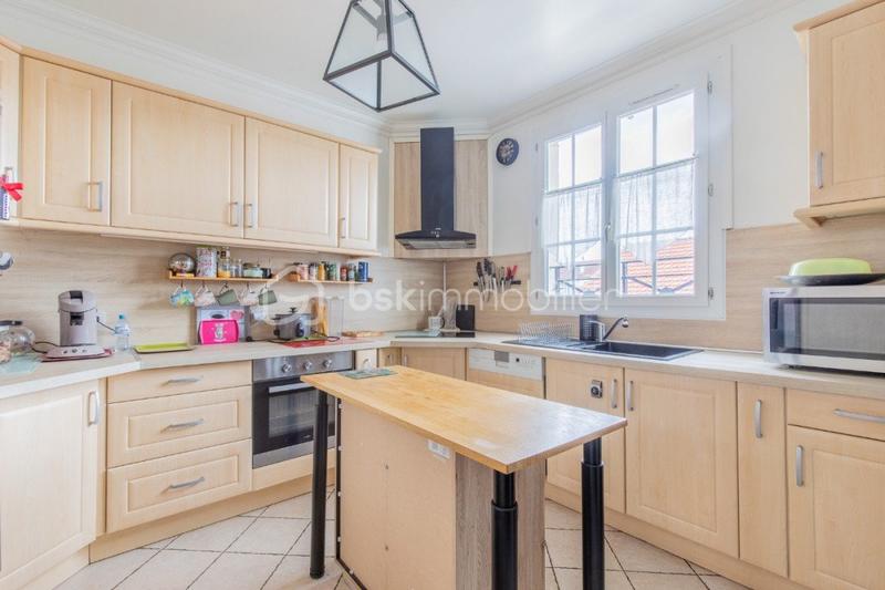 Maison traditionnelle - 118 m² - 4 pièces