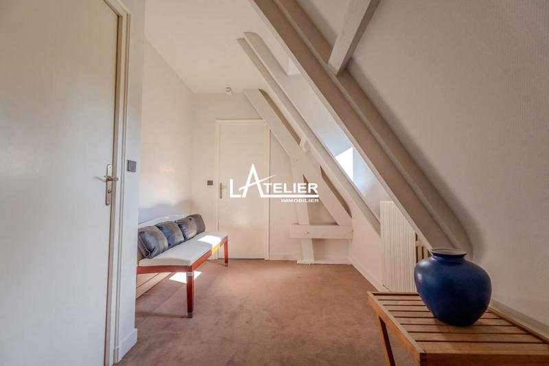 Propriété - 310 m² - 9 pièces