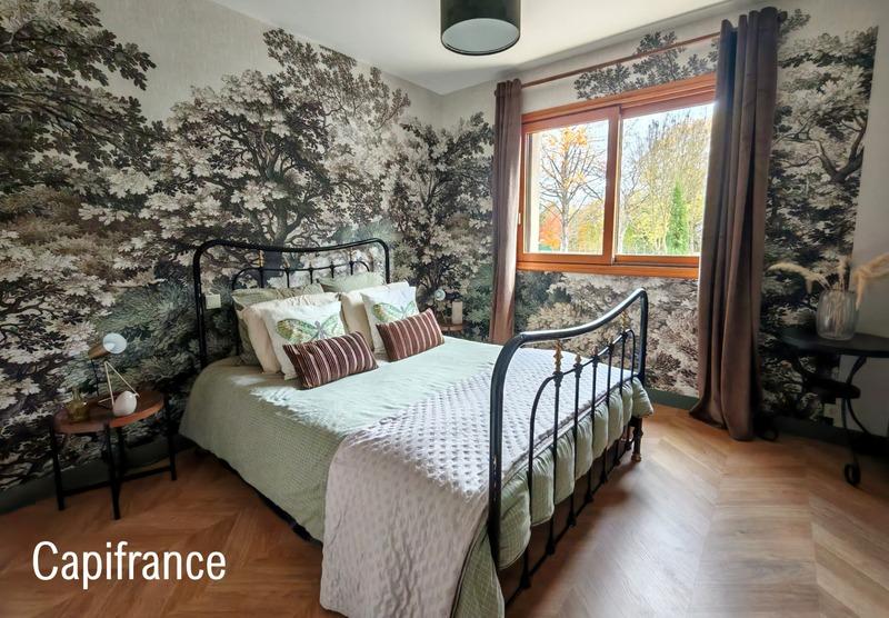 Maison - 230 m² - 8 pièces