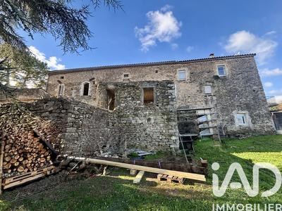 Maison - 110 m² - 8 pièces