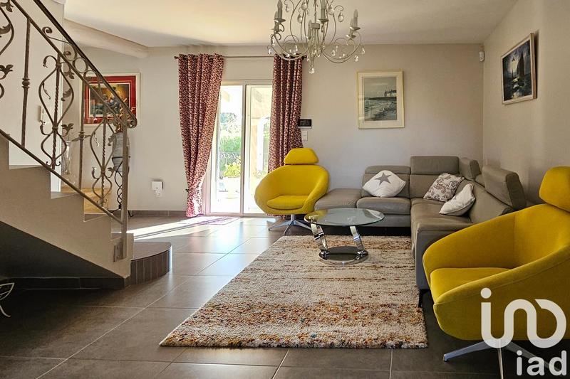 Maison - 220 m² - 9 pièces