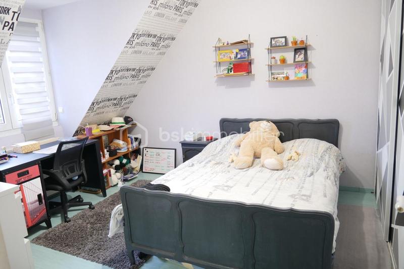 Maison - 185 m² - 8 pièces