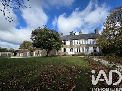 Maison - 235 m² - 7 pièces