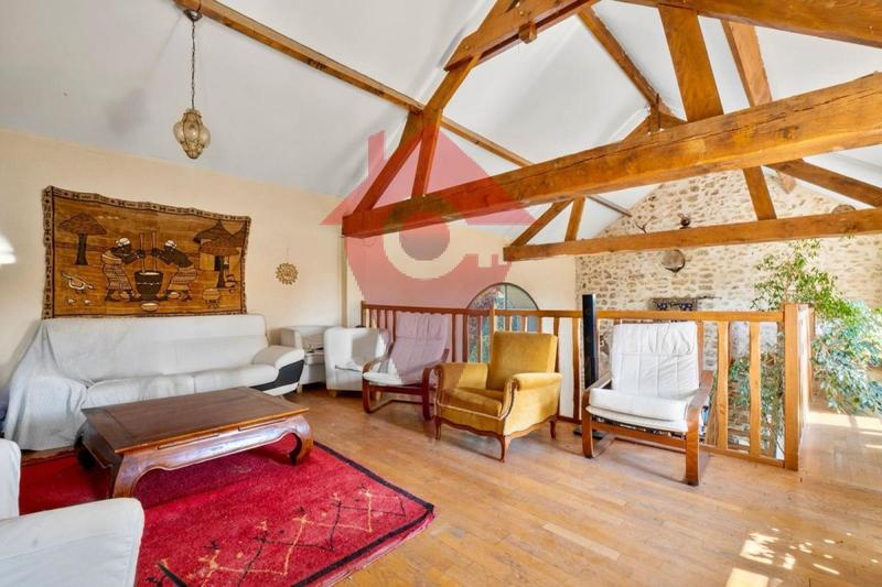 Propriété - 399 m² - 13 pièces