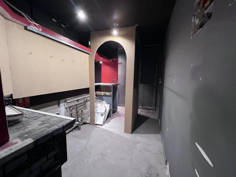 Local commercial - 163 m² - 7 pièces