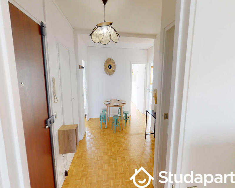 Chambre - 90 m² - 1 pièce