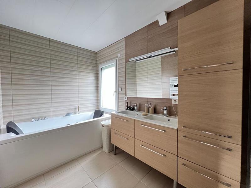 Maison - 175 m² - 6 pièces