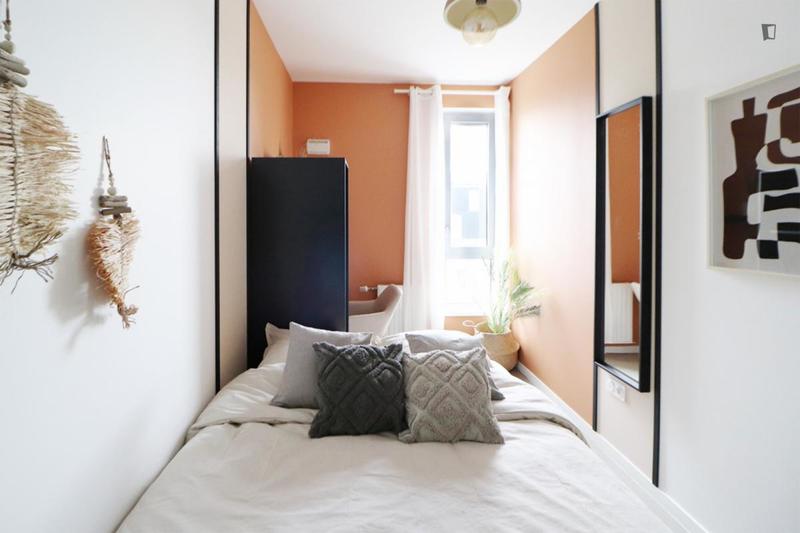 Chambre - 11 m² - 4 pièces