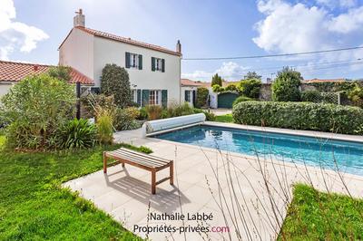 Maison - 210 m² - 9 pièces