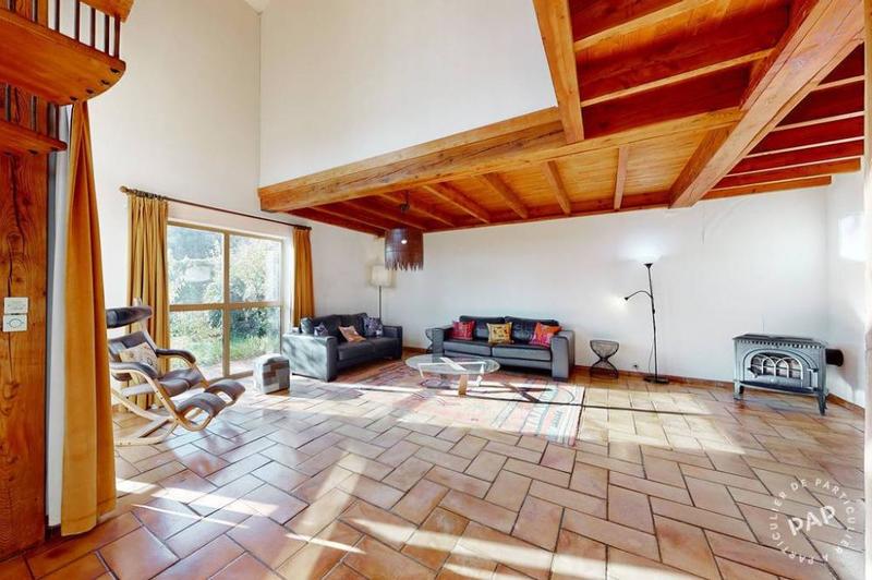 Maison - 220 m² - 9 pièces