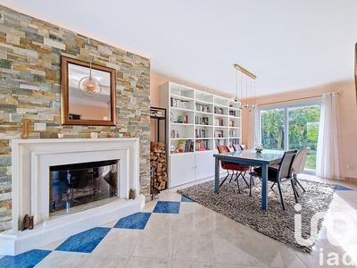 Maison - 177 m² - 7 pièces