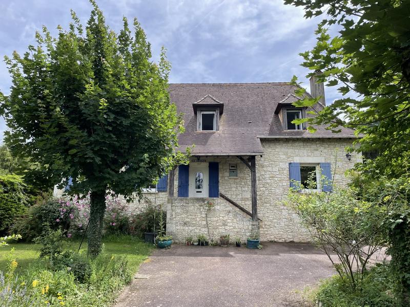 Maison traditionnelle - 140 m² - 5 pièces