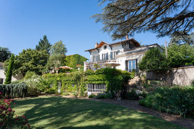 Propriété - 382 m² - 7 pièces