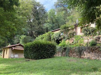 Propriété - 201 m² - 6 pièces