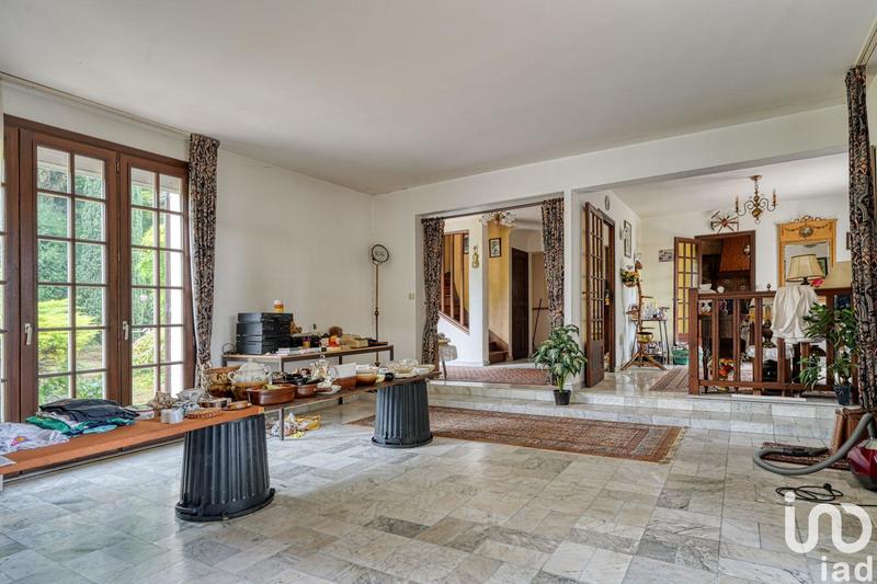 Maison - 213 m² - 9 pièces