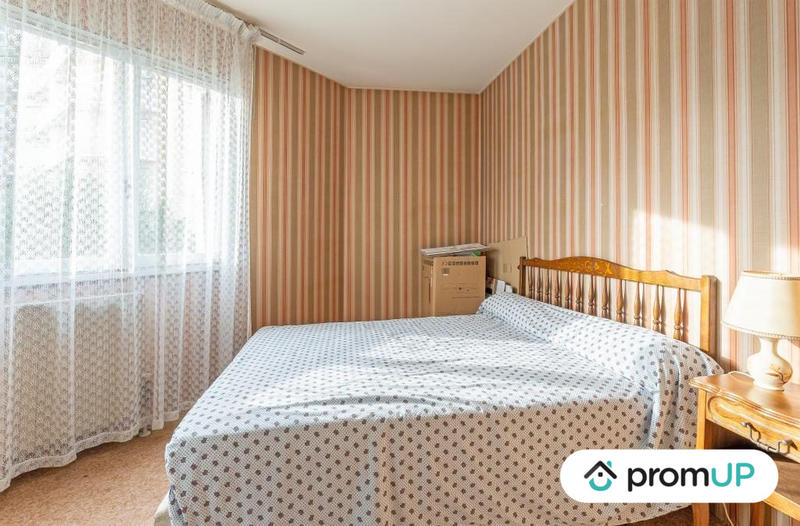 Appartement - 90 m² - 5 pièces