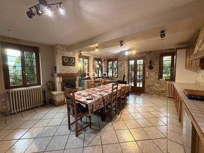 Maison - 226 m² - 8 pièces