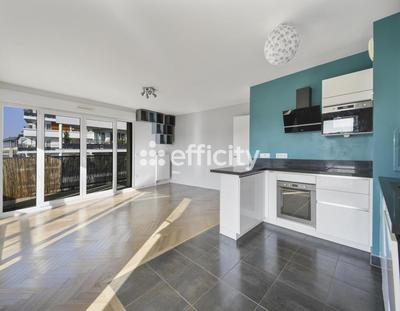 Appartement - 92 m² - 4 pièces