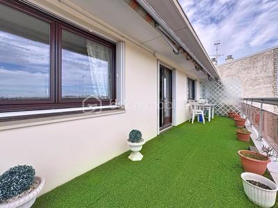 Appartement - 94 m² - 5 pièces