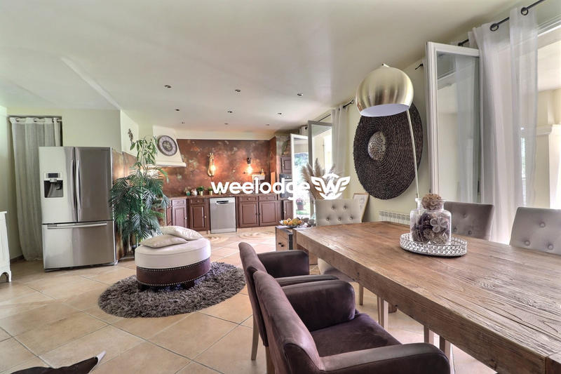 Bastide - 334 m² - 9 pièces