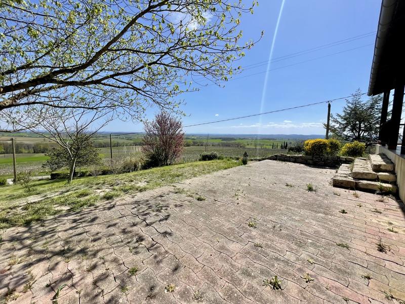 Maison - 228 m² - 8 pièces