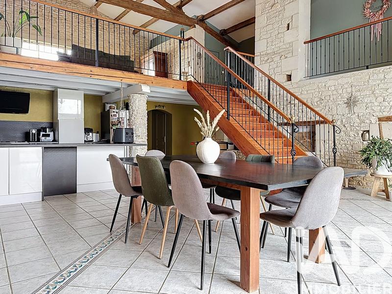 Maison - 408 m² - 6 pièces