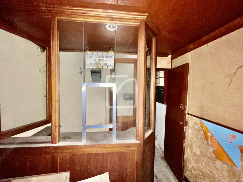 Maison - 540 m² - 9 pièces