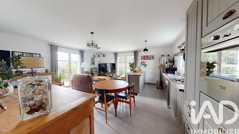 Maison - 90 m² - 5 pièces