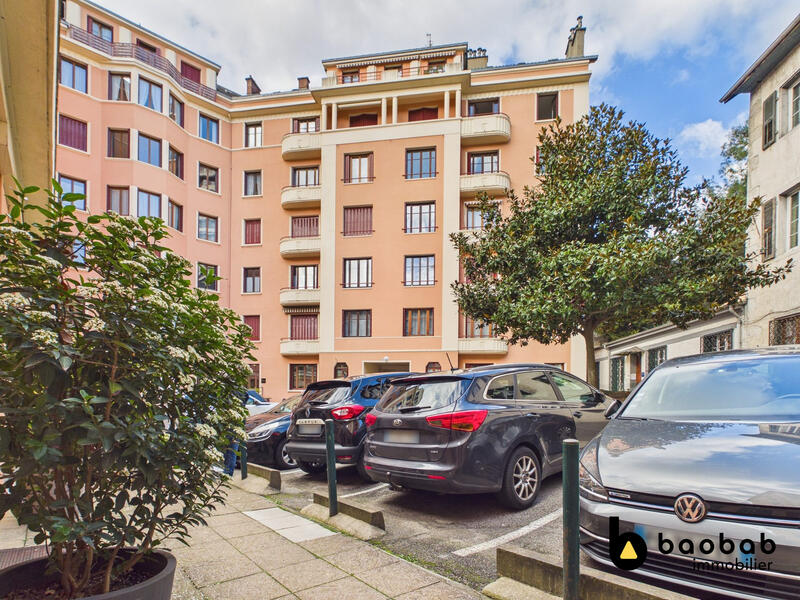 Appartement - 148 m² - 6 pièces