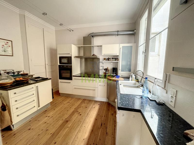 Maison de ville - 181 m² - 8 pièces