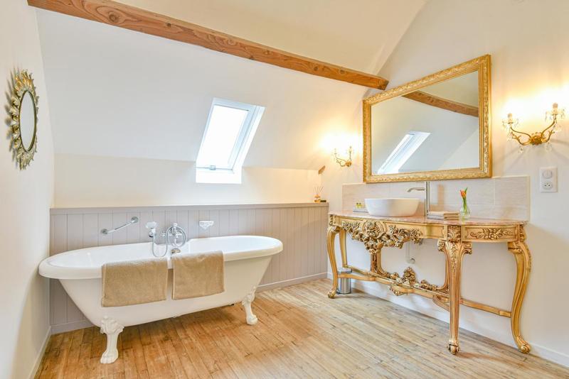 Maison - 195 m² - 9 pièces