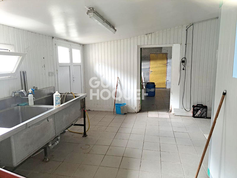 Maison - 300 m² - 8 pièces