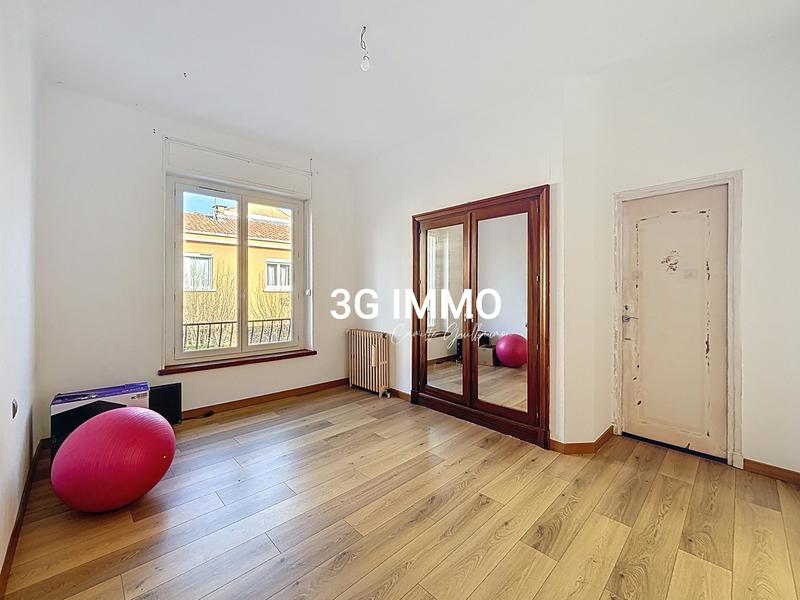 Appartement - 216 m² - 6 pièces