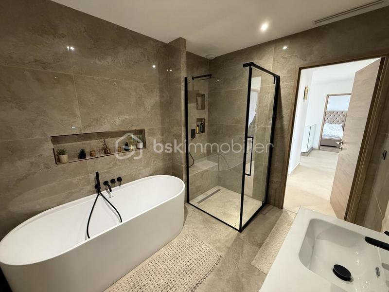 Maison - 150 m² - 5 pièces