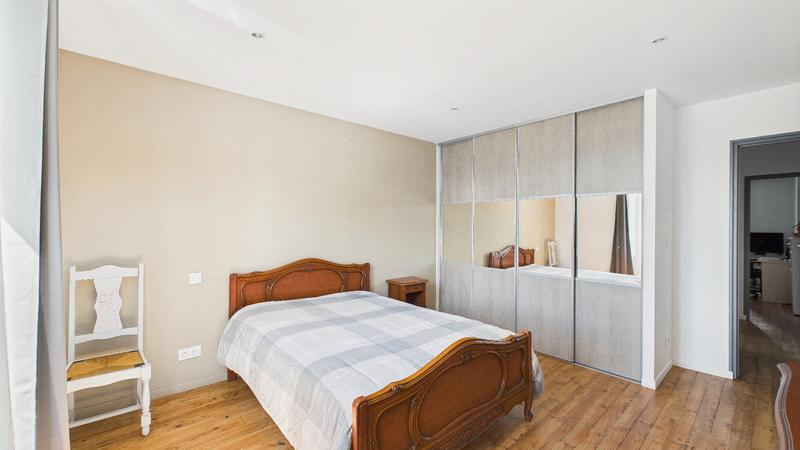 Maison - 210 m² - 7 pièces