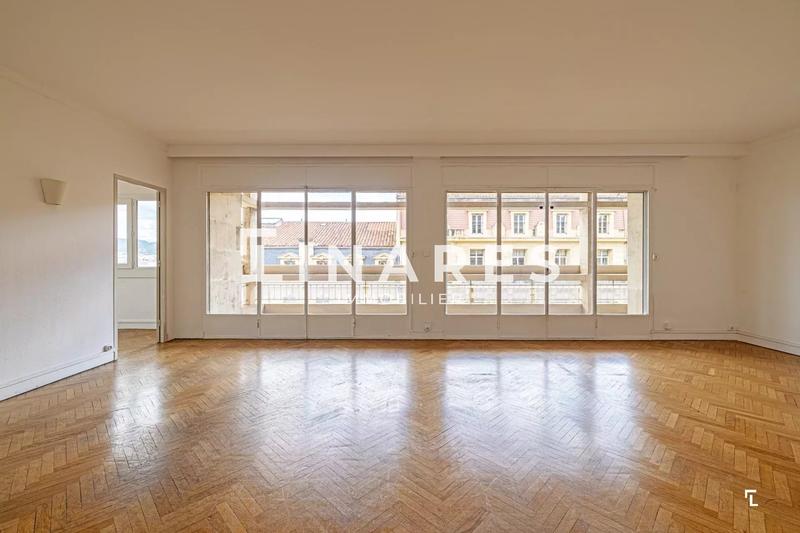 Appartement - 163 m² - 5 pièces