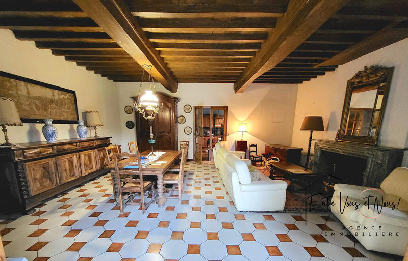 Maison - 336 m² - 8 pièces