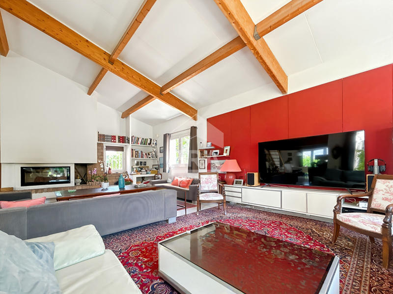 Villa - 315 m² - 6 pièces