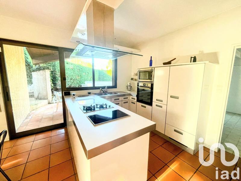Maison - 231 m² - 7 pièces
