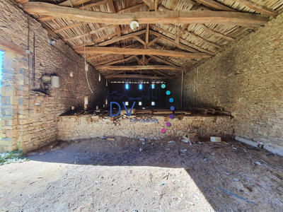 Maison - 1 011 m² - 10 pièces