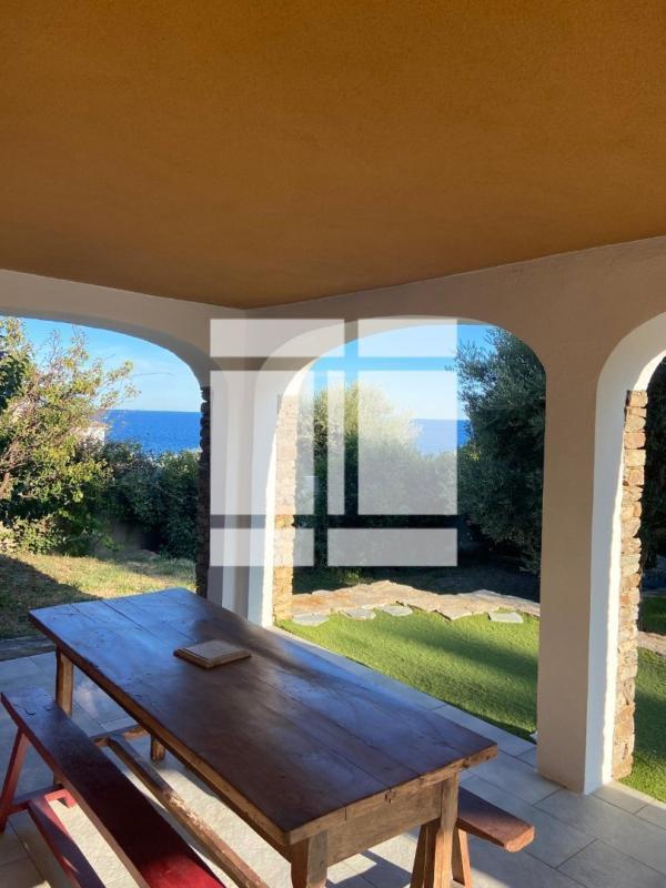 Villa - 200 m² - 8 pièces