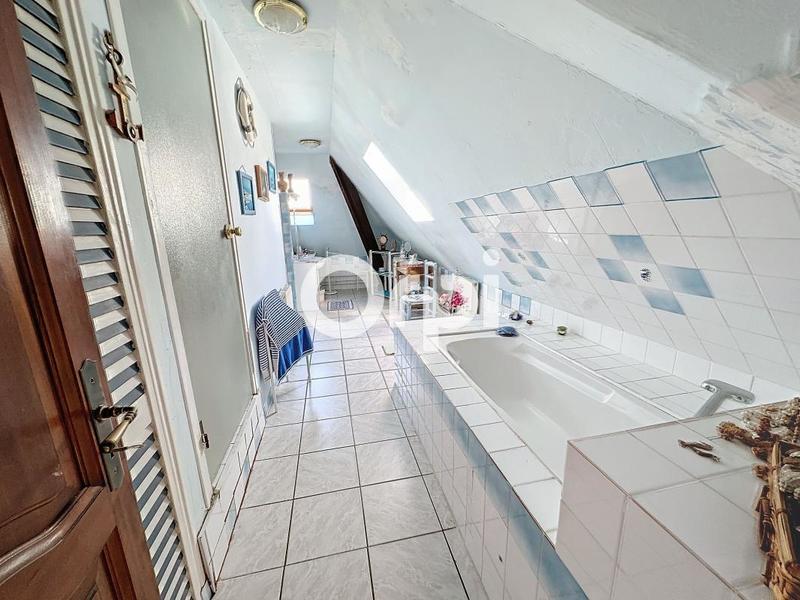 Maison - 220 m² - 6 pièces