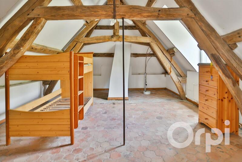 Maison - 210 m² - 12 pièces