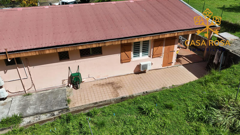 Maison traditionnelle - 94 m² - 4 pièces