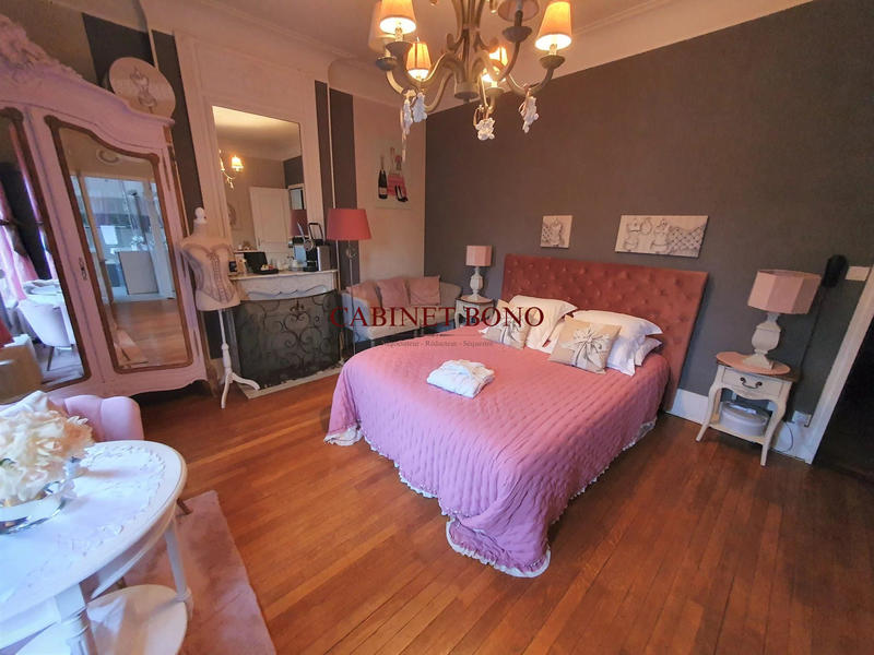 Fonds de commerce - 900 m²