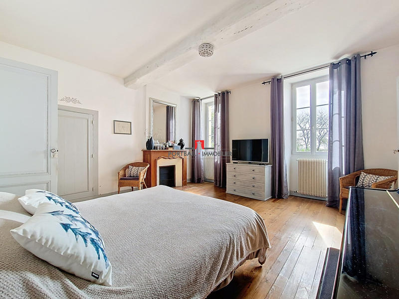 Maison ancienne - 273 m² - 7 pièces