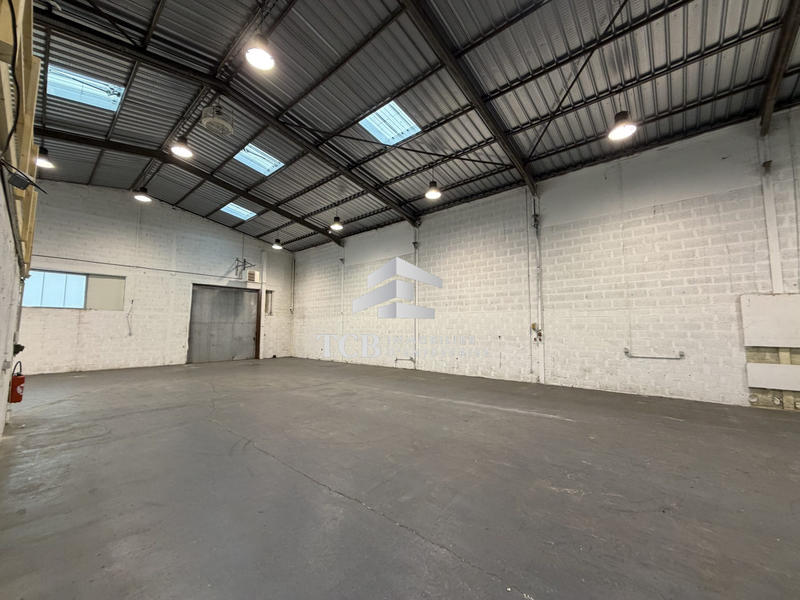 Local d'activités - 546 m²