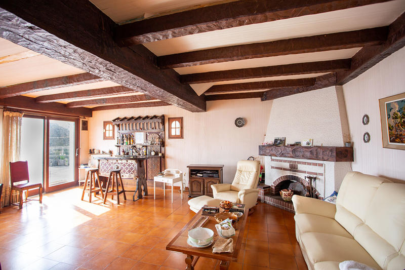 Immeuble - 70 m² - 7 pièces