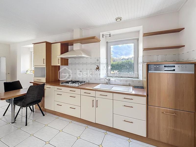 Propriété - 223 m² - 9 pièces