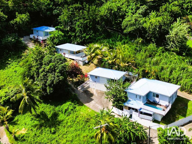 Maison - 249 m² - 10 pièces